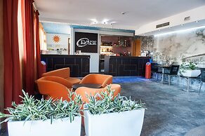 Orange Motel
