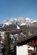 Eight Cortina