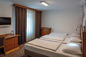 Hotel Piramida