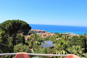 Hotel Calysea Tropea - Breakfast & Brunch - Until 13-00 Included - Fre