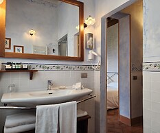 Villa Curina Resort