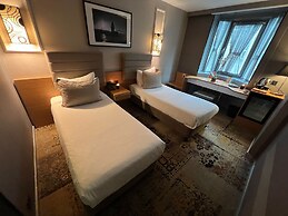 All Seasons Hotel