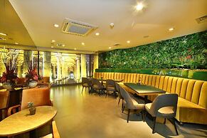 All Seasons Hotel