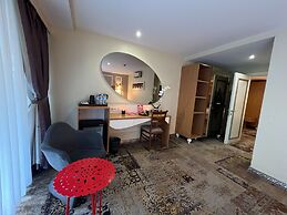 All Seasons Hotel
