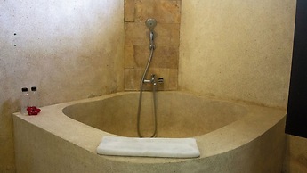 Aniniraka Resort & Spa