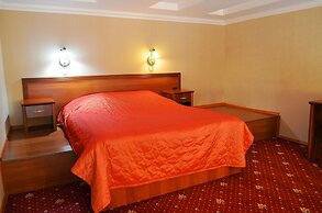 Deluxe Hotel