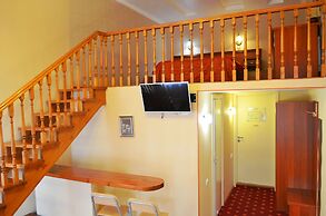 Deluxe Hotel