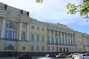 Deluxe Hotel