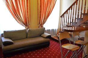 Deluxe Hotel