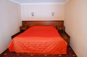 Deluxe Hotel