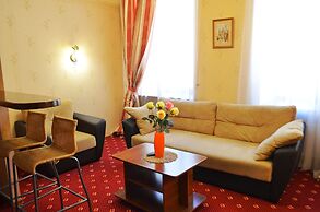 Deluxe Hotel