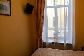 Deluxe Hotel