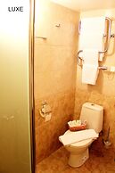 Deluxe Hotel