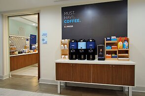 Holiday Inn Express & Suites Belleville by IHG
