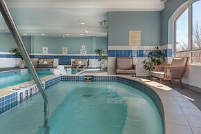 Holiday Inn Express & Suites Belleville by IHG