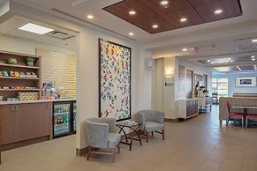 Holiday Inn Express & Suites Belleville by IHG