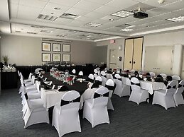 Holiday Inn Express & Suites Belleville by IHG
