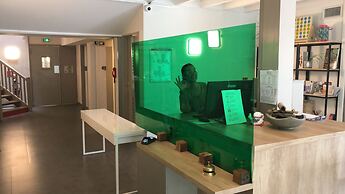 Halt Hotel