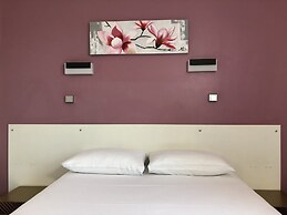 Halt Hotel