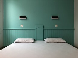 Halt Hotel