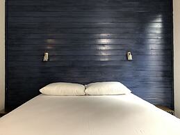 Halt Hotel