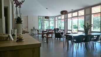 Halt Hotel