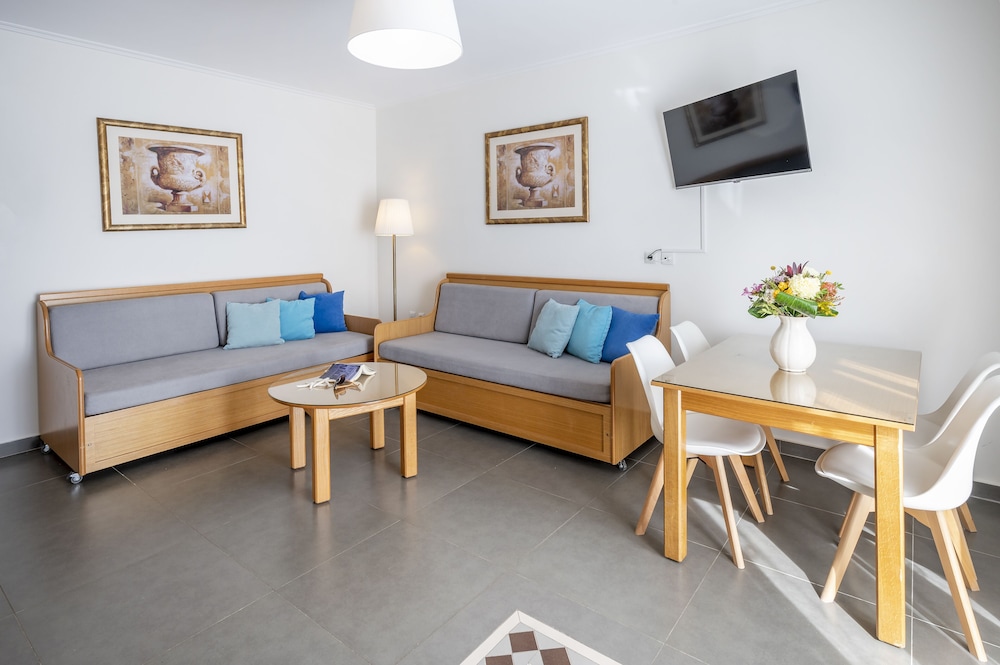 Peridis Family Resort