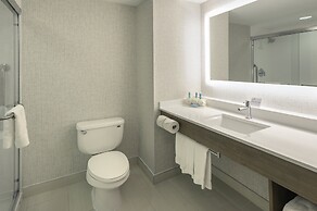 Holiday Inn Express & Suites North Bay by IHG