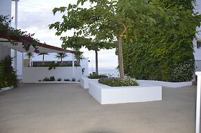 Oasis Beach Hotel