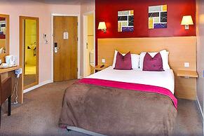 Luton Hotel