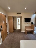 Luton Hotel