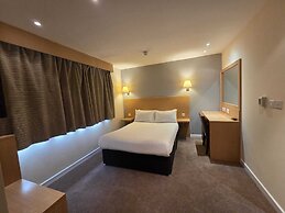 Luton Hotel