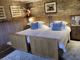 Old Downton Lodge