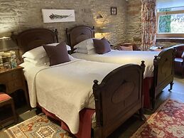 Old Downton Lodge