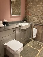Old Downton Lodge