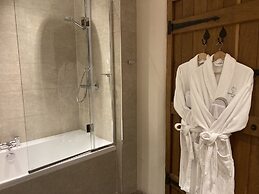 Old Downton Lodge