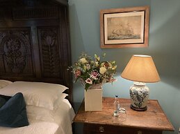 Old Downton Lodge