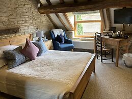 Old Downton Lodge