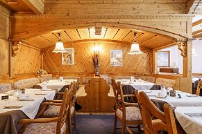 Hotel Alpenroyal
