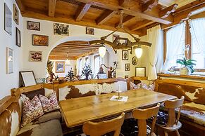 Hotel Alpenroyal