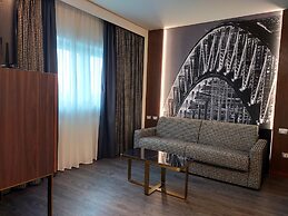 The Sydney Hotel