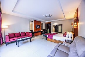 Horizon Karon Beach Resort & Spa