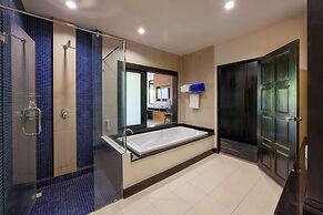 Horizon Karon Beach Resort & Spa