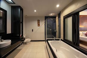 Horizon Karon Beach Resort & Spa