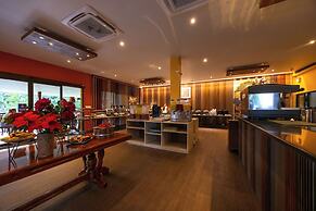 Horizon Karon Beach Resort & Spa