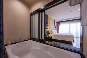Horizon Karon Beach Resort & Spa