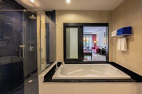 Horizon Karon Beach Resort & Spa