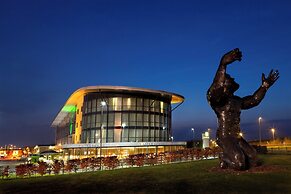 Holiday Inn Salisbury - Stonehenge by IHG