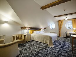 Villa Ammende Restaurant & Hotel