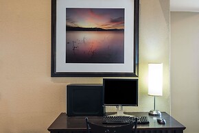 Super 8 by Wyndham Windsor NS